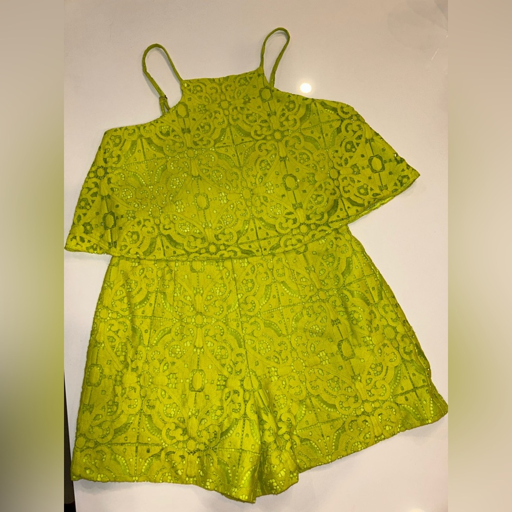EUC Lilly Pulitzer Ceyln Lace Romper